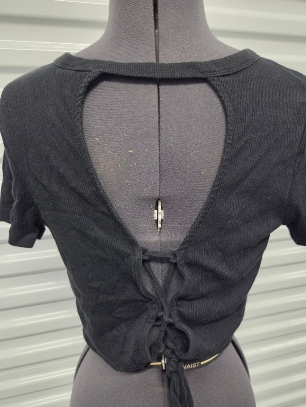 Wild Fable Women's Black Cutout Back Lace-Up Crop T-Shirt Size L Large Juniors